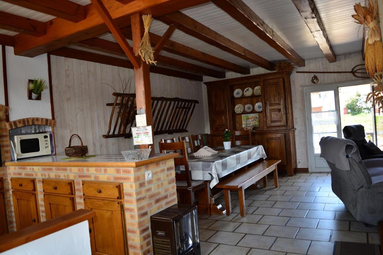 MARAIS POITEVIN pêche ,barque, vélos, wifi, linge, cheminée, cuisine La Taillee Exterior foto