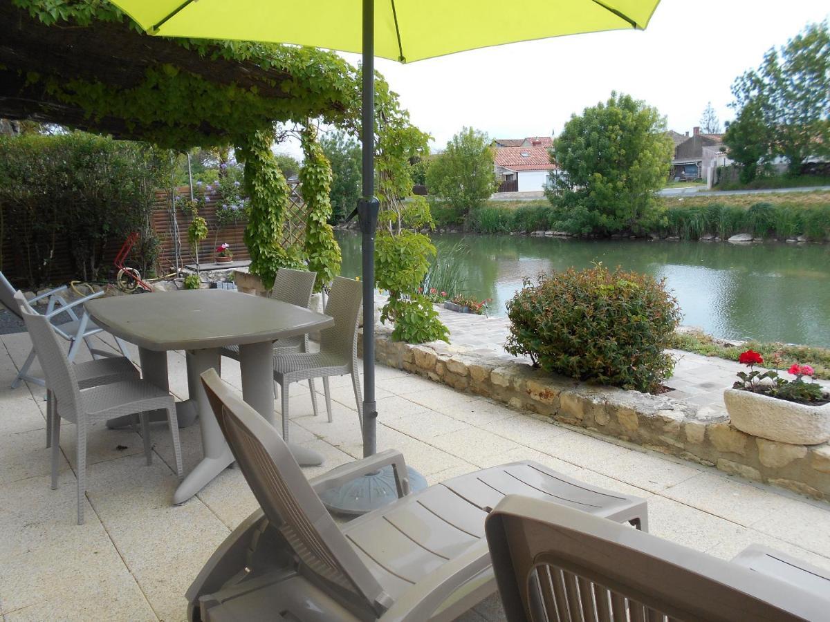 MARAIS POITEVIN pêche ,barque, vélos, wifi, linge, cheminée, cuisine La Taillee Exterior foto